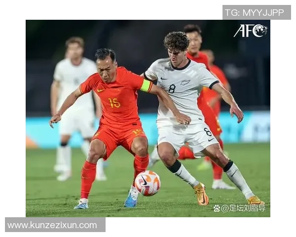 足球明星遭球迷挑衅反击引发热议赛场内外情绪高涨